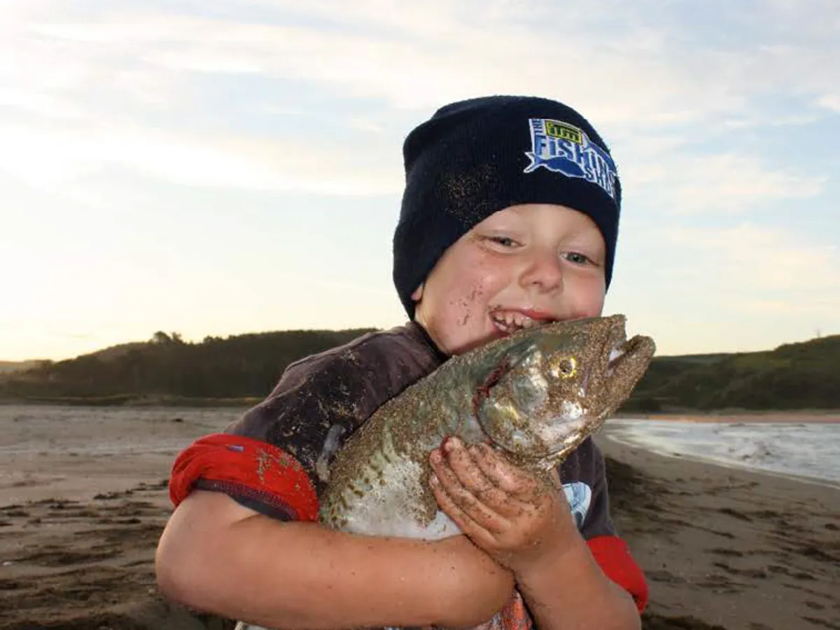 Shaw holding Kahawai